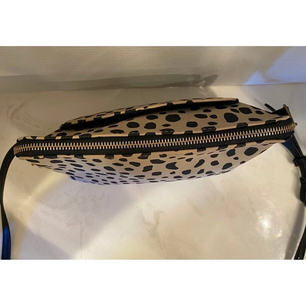 Universal Threads Crossbody Bag Tan Black Leopard Print Purse‎ Zipper Close